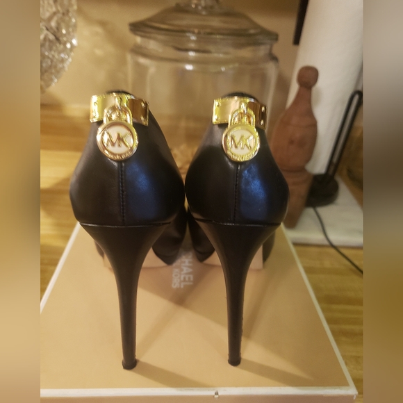 Michael Kors black heels worn twice - Picture 2 of 6